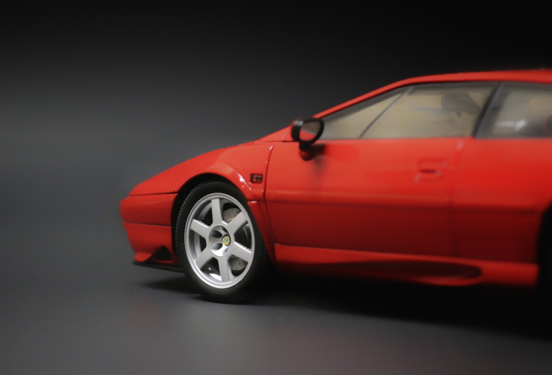 Illustration for article titled AutoArt Lotus Esprit V8 in 1:18 scale